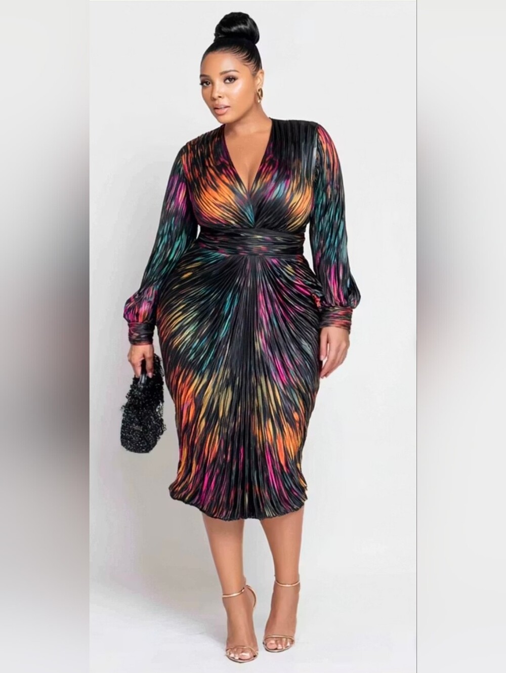Long Sleeve V-Neck Pleated Midi Dress in Multicolor on Black
